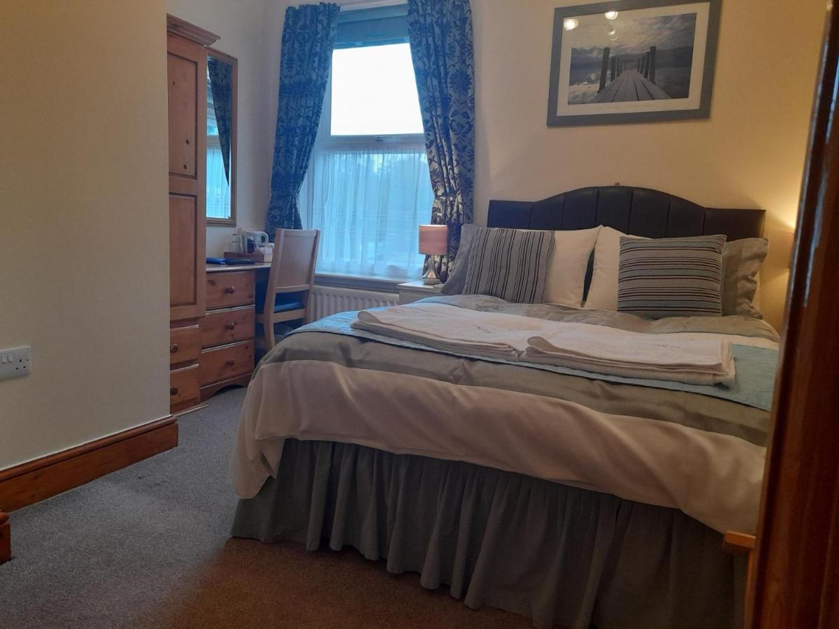 Home From Home Guesthouse Лейстън Екстериор снимка