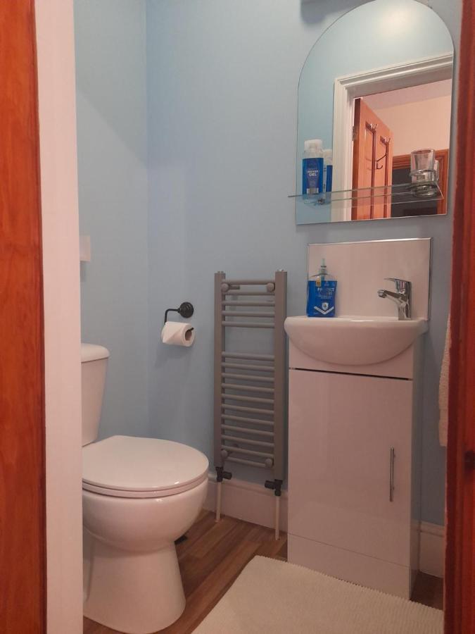 Home From Home Guesthouse Лейстън Екстериор снимка