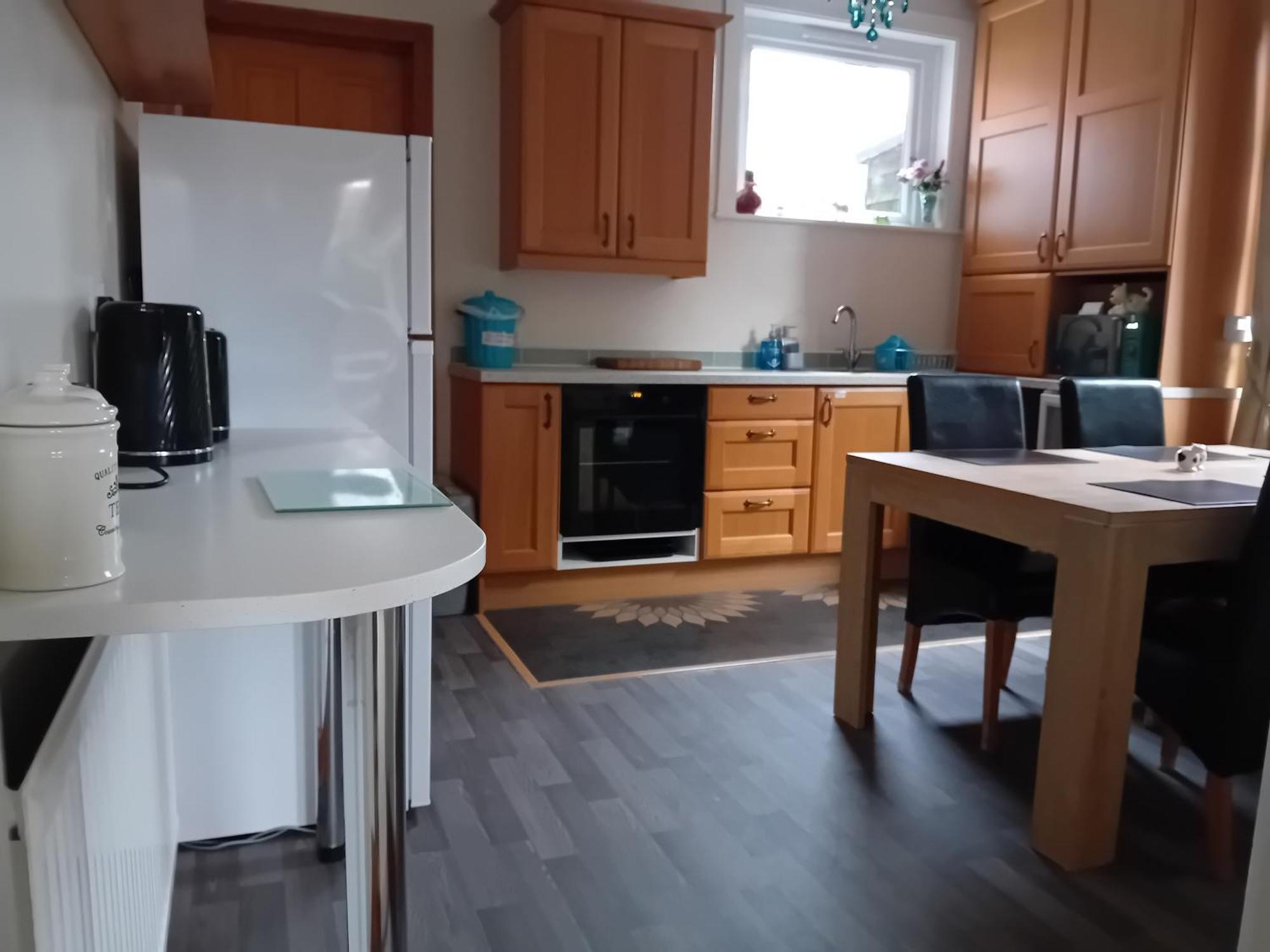 Home From Home Guesthouse Лейстън Екстериор снимка