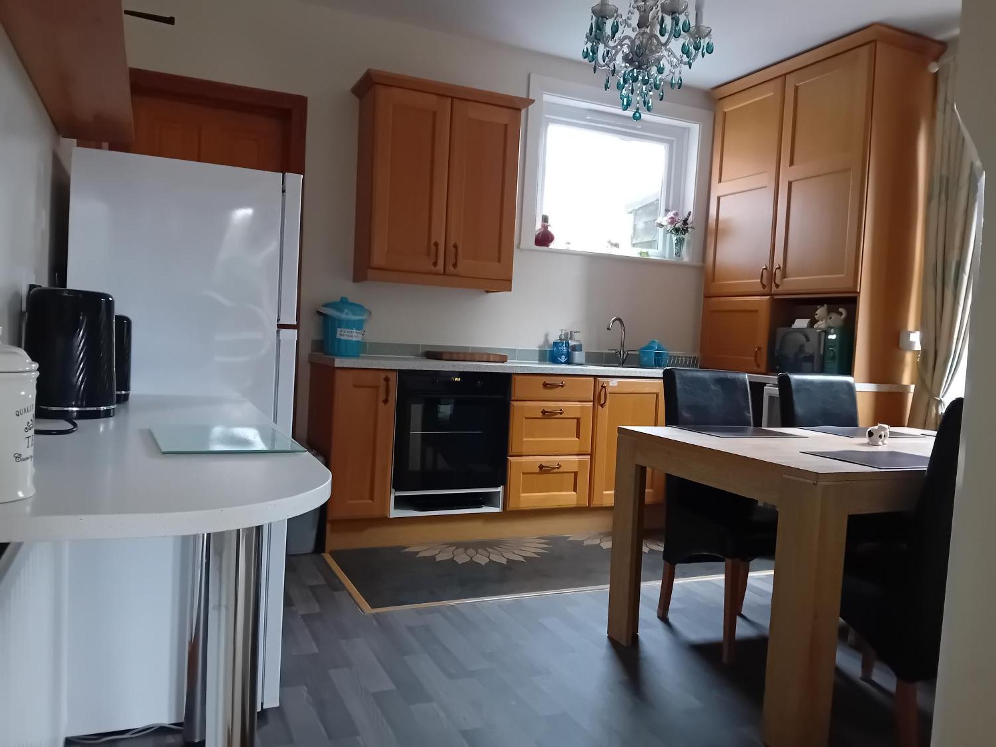 Home From Home Guesthouse Лейстън Екстериор снимка